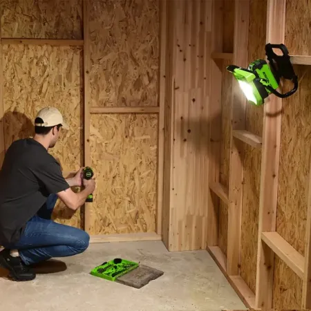 LED-прожектор GREENWORKS G40WLH с гибридным питанием, 40V / 220V, 1000/2000 лм, без аккумулятора и ЗУ