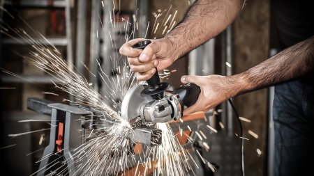 Угловая шлифмашина WORX WX711.1 электрическая 220V, 750Вт, 115мм, в кейсе