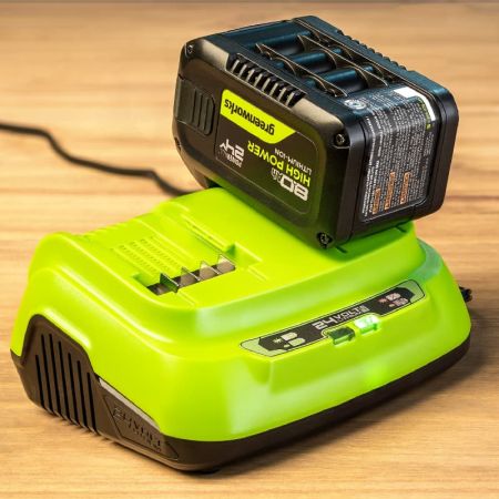 Аккумулятор GREENWORKS High Power G24HP8, 24V, 8Ач (2957907) Аккумулятор GREENWORKS High Power G24HP8, 24V, 8Ач (2957907)