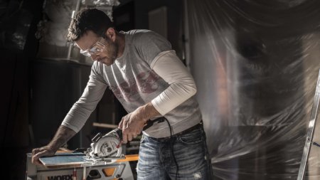 Дисковая пила компактная WORX Saw WX427 электрическая 220V, 710Вт, 120мм, в кейсе