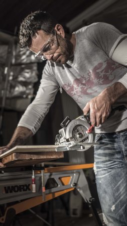 Дисковая пила компактная WORX Saw WX427 электрическая 220V, 710Вт, 120мм, в кейсе