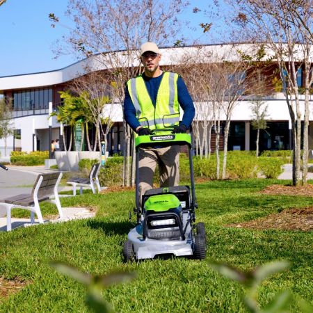 Газонокосилка аккумуляторная GREENWORKS LM221S Арт. 2519407, OPTIMUSTM, 82V, 56см, самоходная, бесщеточная, без АКБ и ЗУ Газонокосилка аккумуляторная GREENWORKS LM221S Арт. 2519407, OPTIMUSTM, 82V, 56см, самоходная, бесщеточная, без АКБ и ЗУ