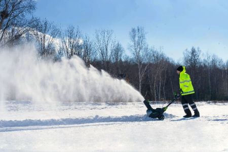 Снегоуборщик аккумуляторный GREENWORKS 82SN22, 82V, Арт. 2603307, 56 см, бесщеточный