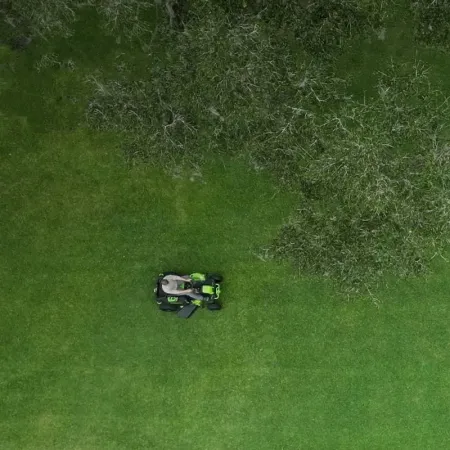 Трактор садовый аккумуляторный GREENWORKS GC82LT107, 82V, без АКБ и ЗУ (7404507)