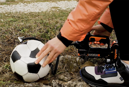 Насос с фонарем для автомобиля WORX WX092.9 аккумуляторный, 20V, 10 бар, Без аккумулятора и зарядного устройства