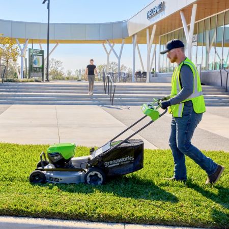 Газонокосилка аккумуляторная GREENWORKS LM221S Арт. 2519407, OPTIMUSTM, 82V, 56см, самоходная, бесщеточная, без АКБ и ЗУ Газонокосилка аккумуляторная GREENWORKS LM221S Арт. 2519407, OPTIMUSTM, 82V, 56см, самоходная, бесщеточная, без АКБ и ЗУ